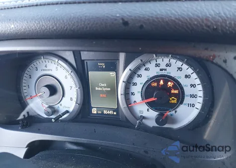 2017 Toyota Sienna Se Premium 8 Passenger z USA, uszkodzony, nr VIN 5TDXZ3DC7HS781148